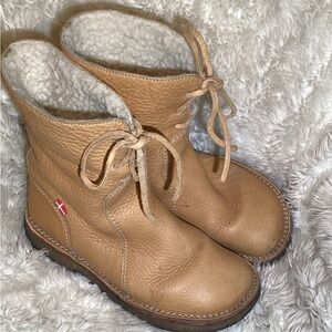 Duck feet mol Tan Leather Ankle Boots size 9